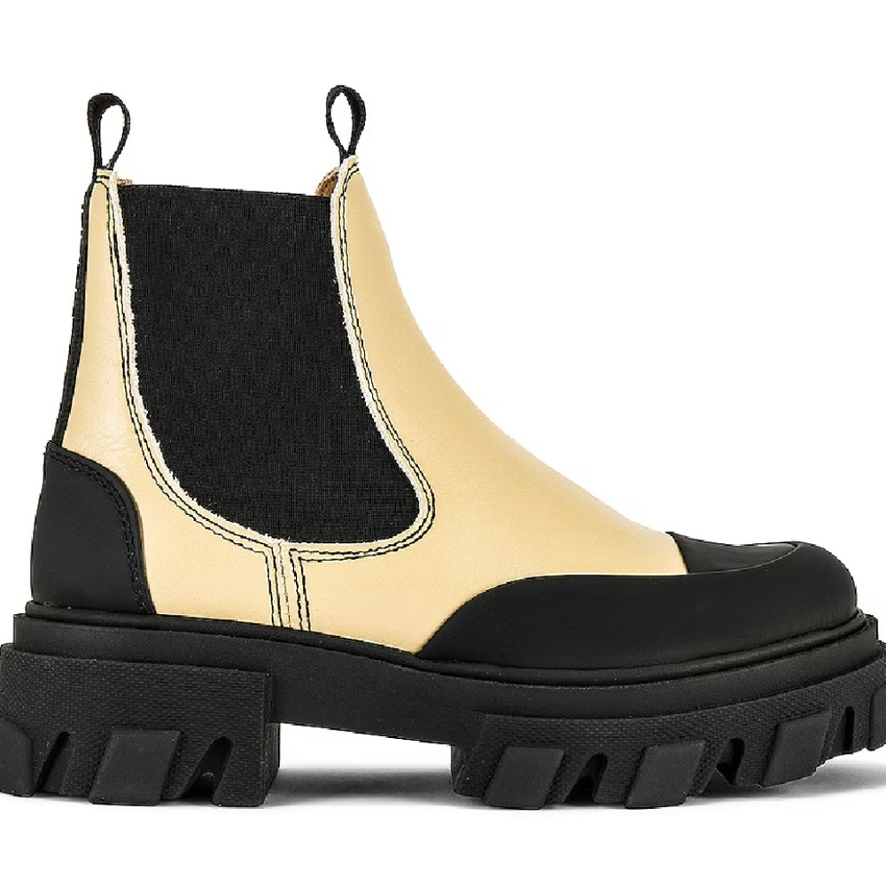 GANNI LOW CHELSEA BOOT IN COLOR SAND